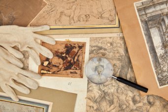 A study session on drawings from the Bibliotheca Hertziana art collection, Rome.Photo credit: Enrico Fontolan A study session on drawings from the Bibliotheca Hertziana art collection, Rome.Photo credit: Enrico Fontolan